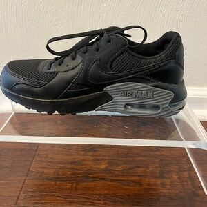 Nike Black and Gray Athletic Shoes with Air Max Cushioning